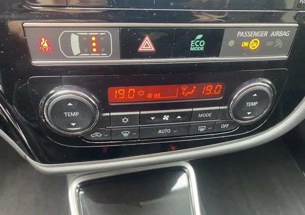 Mitsubishi Outlander cena 116500 przebieg: 20000, rok produkcji 2019 z Warszawa małe 562